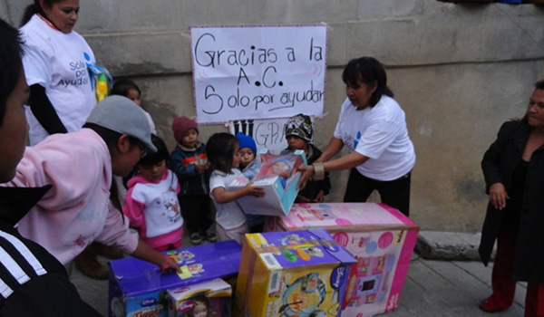 Entrega de juguetes en la Comunidad  La Brecha, Paraje el Caballito y Chamontoya pertenecientes a la Delegación Álvaro Obregón.