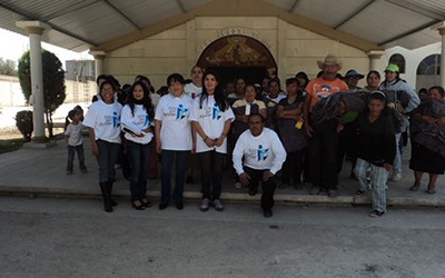 Entrega de cobijas en la Comunidad de Chivasco, Colonia Cuauhtémoc, El Palomo, Bothi-baji, Municipio de Actopan, Estado de Hidalgo.