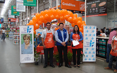 Gracias Home Depot por el donativo de computadoras y de pintura  Gracias por ayudarnos a ayudar…