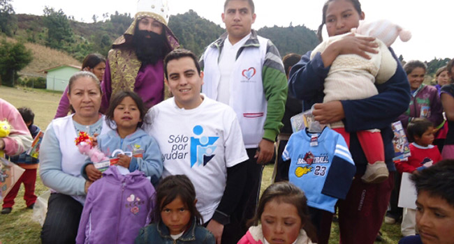 Entrega de juguetes en San Pedro Tlanixco,  Municipio de Tenango del Valle