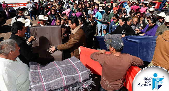 Entrega de ropa de invierno en el Estado de Durango. Gracias a ti Durango no pasara frío