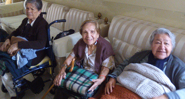 Entrega de ropa, cobijas, almohadas y televisor al asilo «Hogar Marillac».