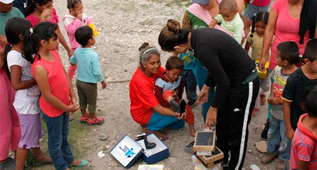 Entrega de zapatos para niños en alianza con Fundación Big Bola, distribuidos en la Comunidad La Cantrera, Santa Rosa Jauregui, Querétaro