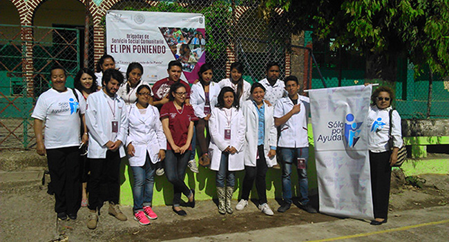 Brigadas médicas del Instituto Politécnico Nacional en Jungapeo Michoacán