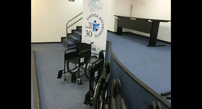 Entrega de sillas de ruedas en el Hospital General de México. Gracias voluntariado del Hospital por ayudarnos a ayudar.