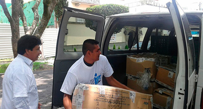 Entrega de ropa de mujer al Hogar Emaús, sabemos que les será de mucha utilidad.
