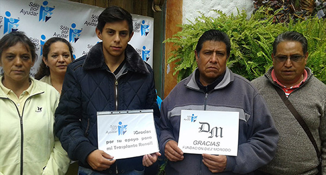 Adrian Tellez is 18, today was transplanted into the ABC Hospital due to kidney donated by his mother.