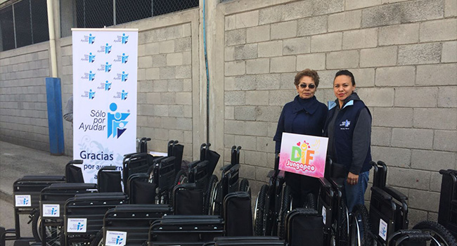 Gracias a quienes confían en nosotros para hacer llegar éstos apoyos. Donación de sillas de ruedas a DIF Jungapeo.