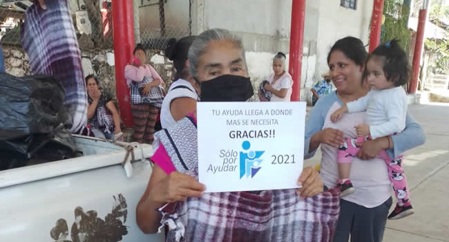 Entrega de cobijas en  Comunidades del Municipio de Jungapeo. (las Cuchillas , Pueblo Viejo , El Espinal , Barbecho Colorado ,El Barro y El Carrizal)